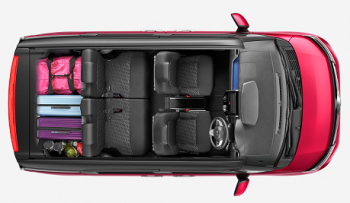 タンクのリアシートをたたまない状態での荷室はスーツケース4個程度収納可能
